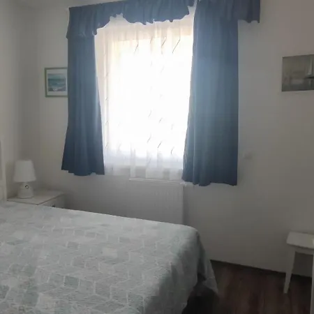 Azure Lelle Apartment