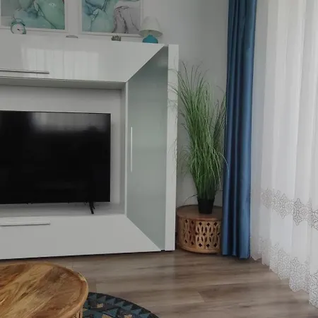 Azure Lelle Apartment *