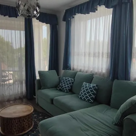 Azure Lelle Apartament