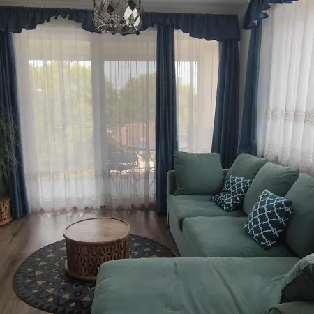 Azure Lelle Apartment *