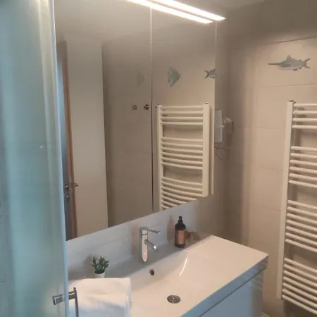 Azure Lelle Apartament